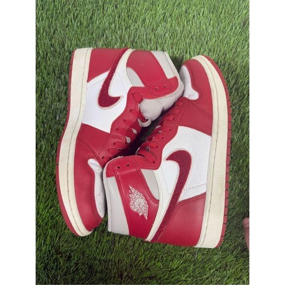 Size 10.5w/9m Nike Air Jordan 1 Retro HI OG Newstalgia Chenille Red DJ4891-061 - Picture 5 of 6
